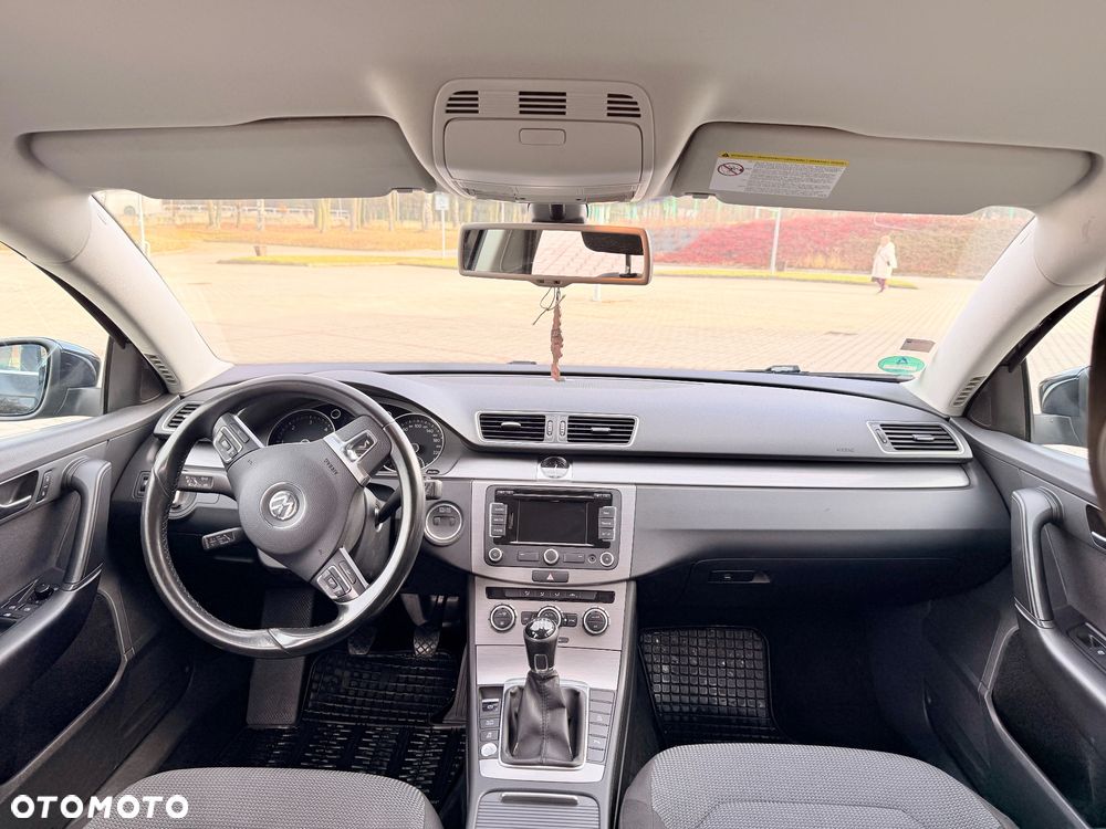 Volkswagen Passat 2.0 TDI BlueMotion Technology R-Line - 16