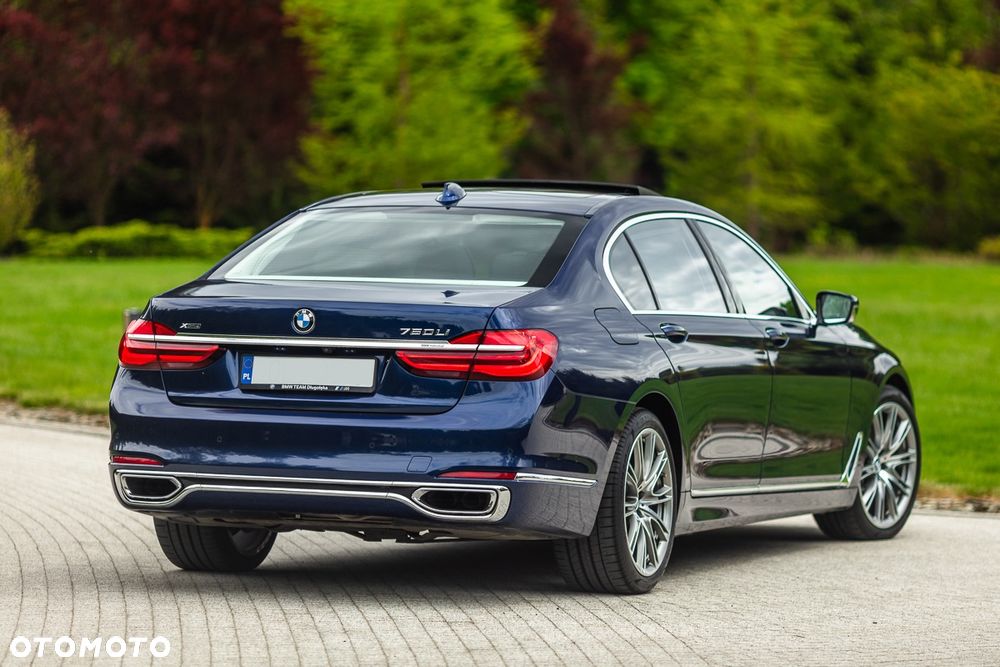 BMW Seria 7 750Li xDrive - 12