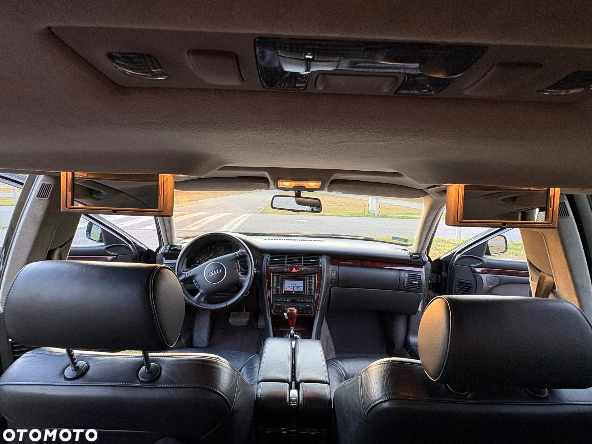 Audi A8 4.2 L Quattro - 23