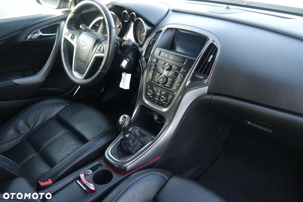 Opel Astra 1.4 Turbo Exklusiv - 33