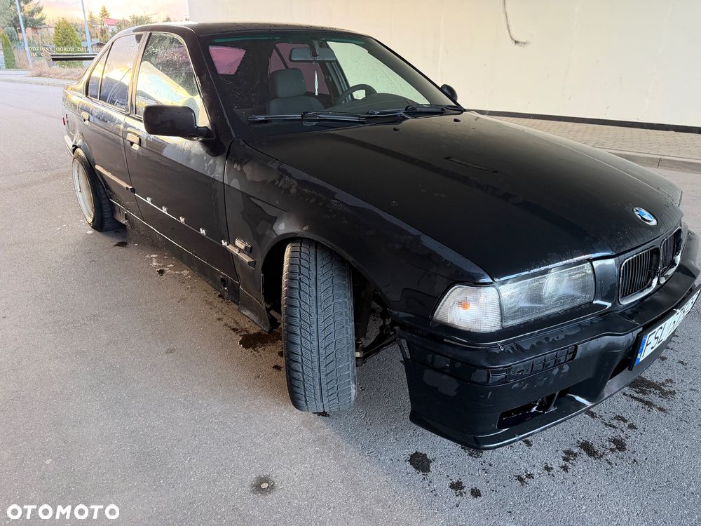 BMW Seria 3 323i - 9