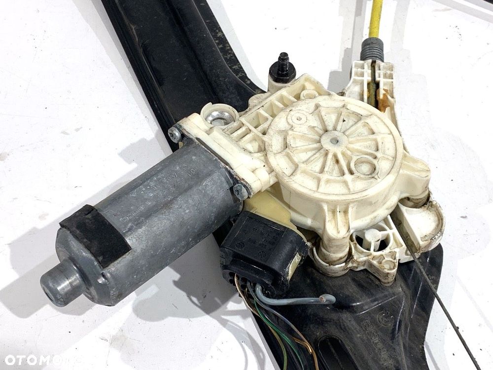 PODNOŚNIK SZYBY PRAWY PRZÓD  BMW X6 (E71, E72) 2007 - 2014 xDrive 35 i 225 kW [306 KM] benzyna - 3