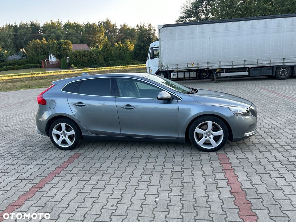 Volvo V40 D4 Momentum - 9