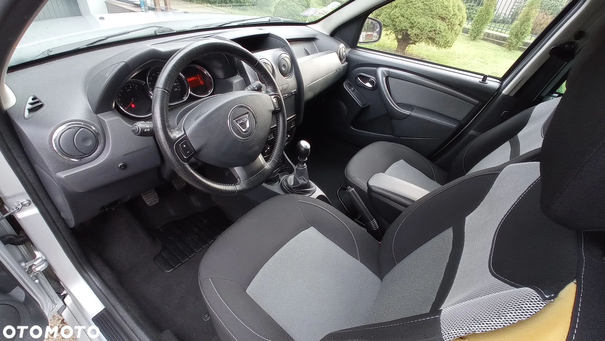 Dacia Duster 1.2 TCe Laureate S&S EU6 - 7