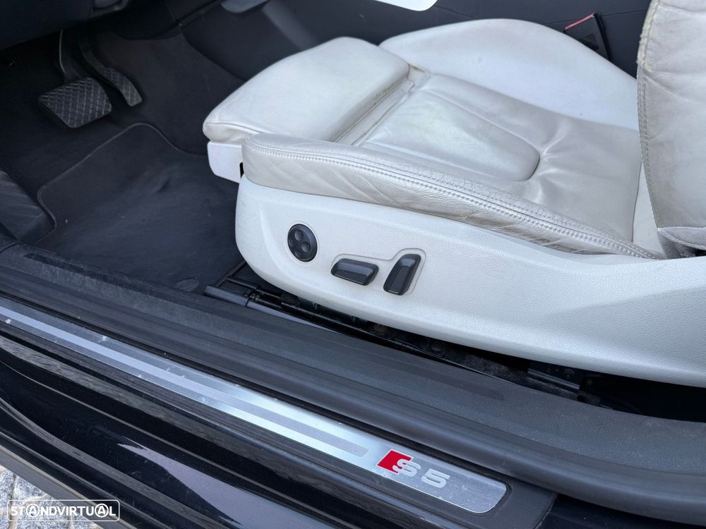 Audi S5 4.2 FSi quattro Tiptronic - 12