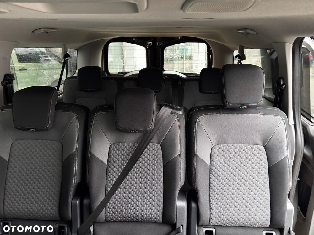 Volkswagen Caravelle - 12