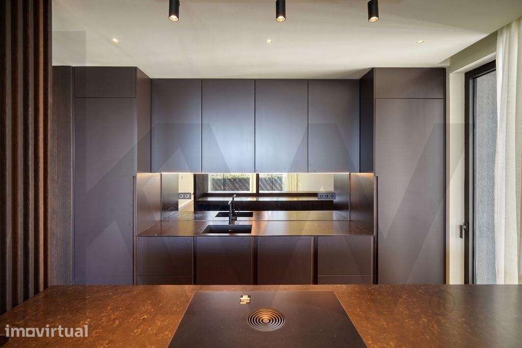 Apartamento T3 de Luxo com varanda para arrendar perto do Mar | Estori - Grande imagem: 4/33