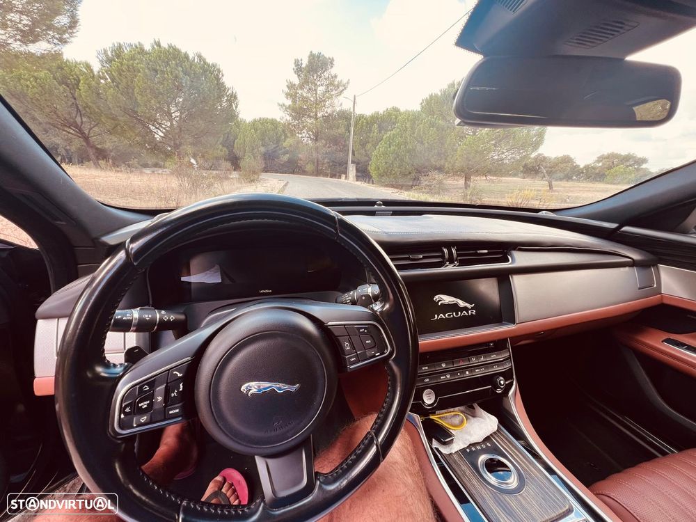 Jaguar XF - 26