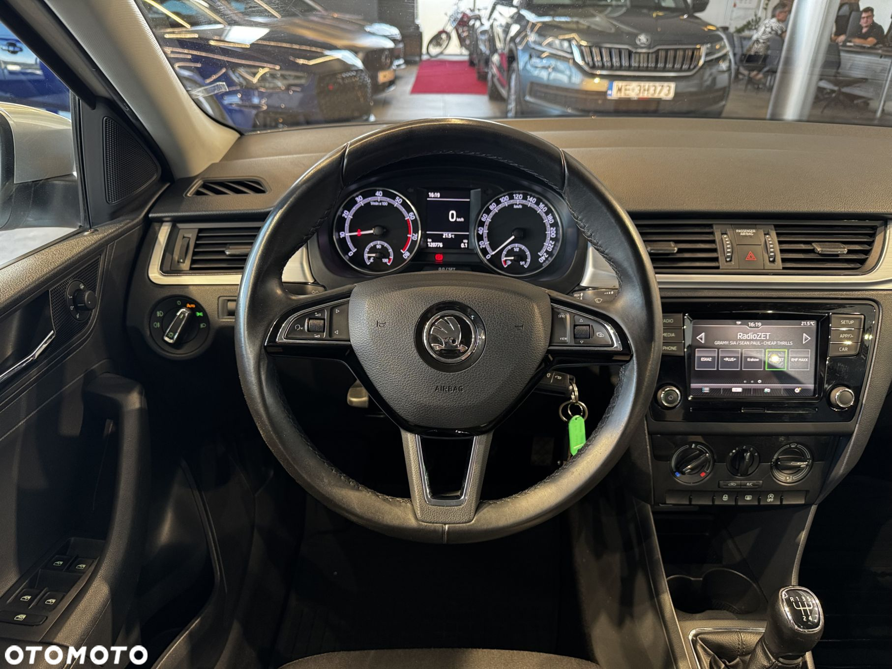 Skoda RAPID - 16