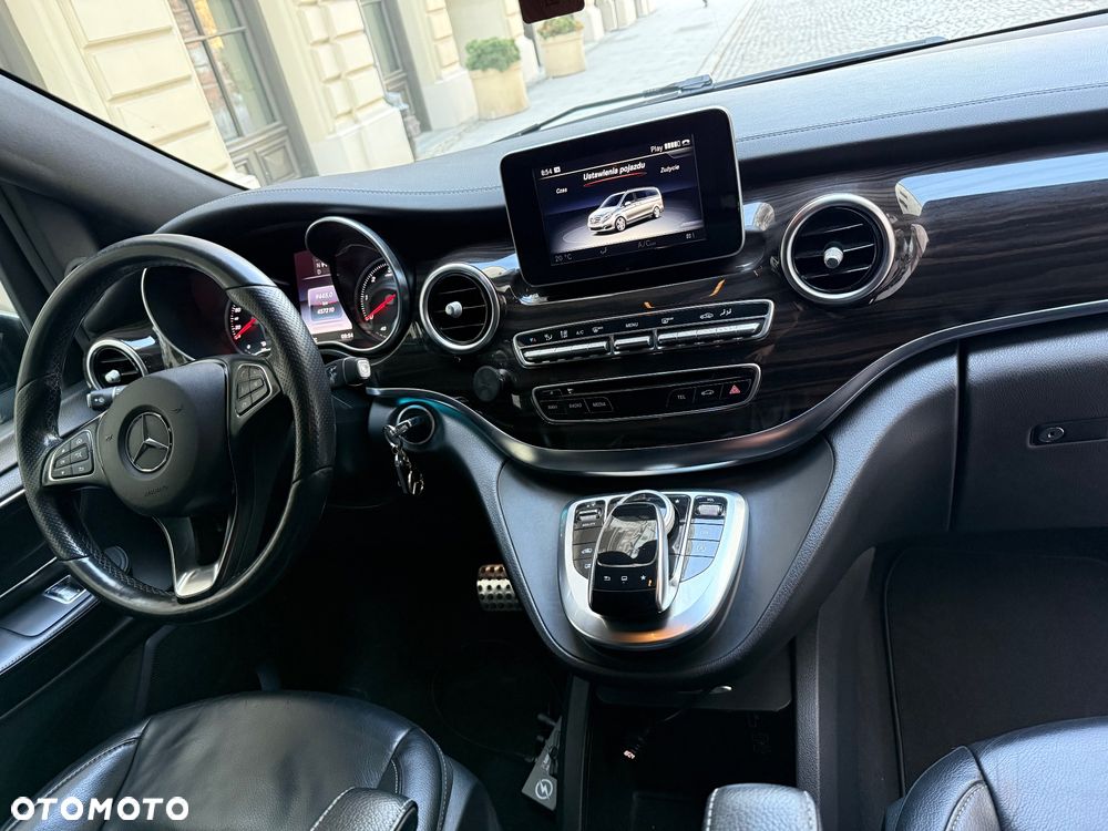 Mercedes-Benz Klasa V 220 CDI extralang 7G-TRONIC Avantgarde Edition - 11
