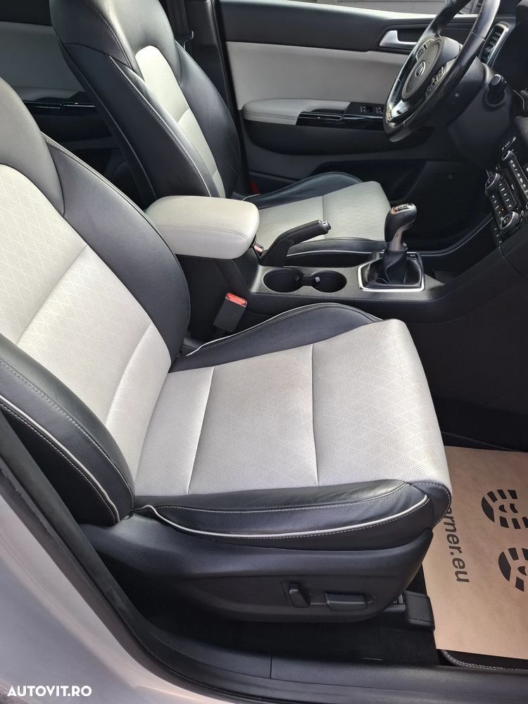 Kia Sportage 2.0 CRDI AWD Fifa World Cup Edition - 19