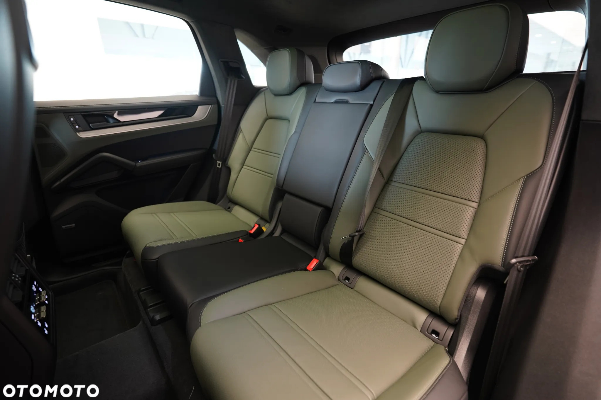Porsche Cayenne - 10