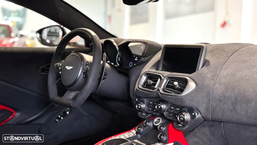 Aston Martin Vantage Coupe V8 - 20