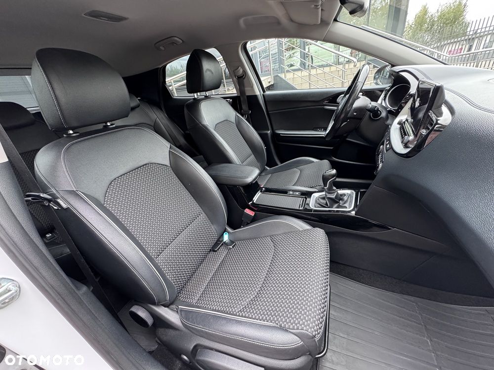 Kia XCeed 1.5 T-GDI Business Line - 25