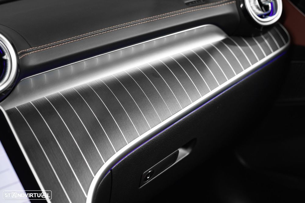 Mercedes-Benz C 300 e 9G-TRONIC AMG Line - 40