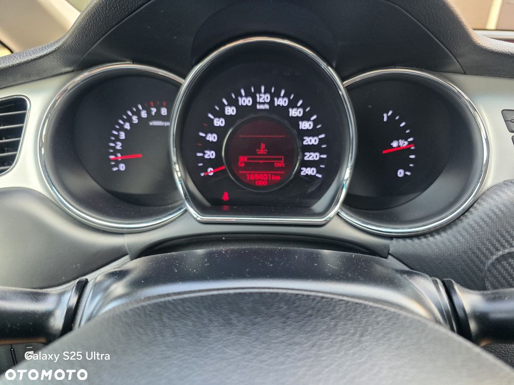 Kia Ceed 1.6 GDI ISG Dream Team Edition - 23