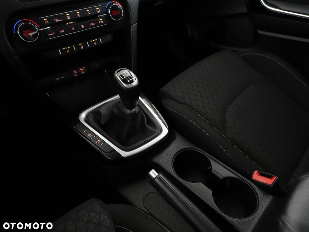 Kia Ceed 1.4 T-GDI OPF Vision - 30