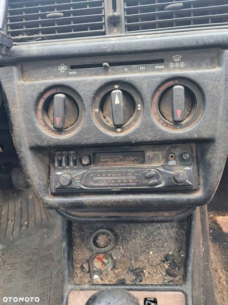 DAWCA CZĘŚCI MERCEDES 190 W201 2.0 8V KOD LAK: 172 - 11