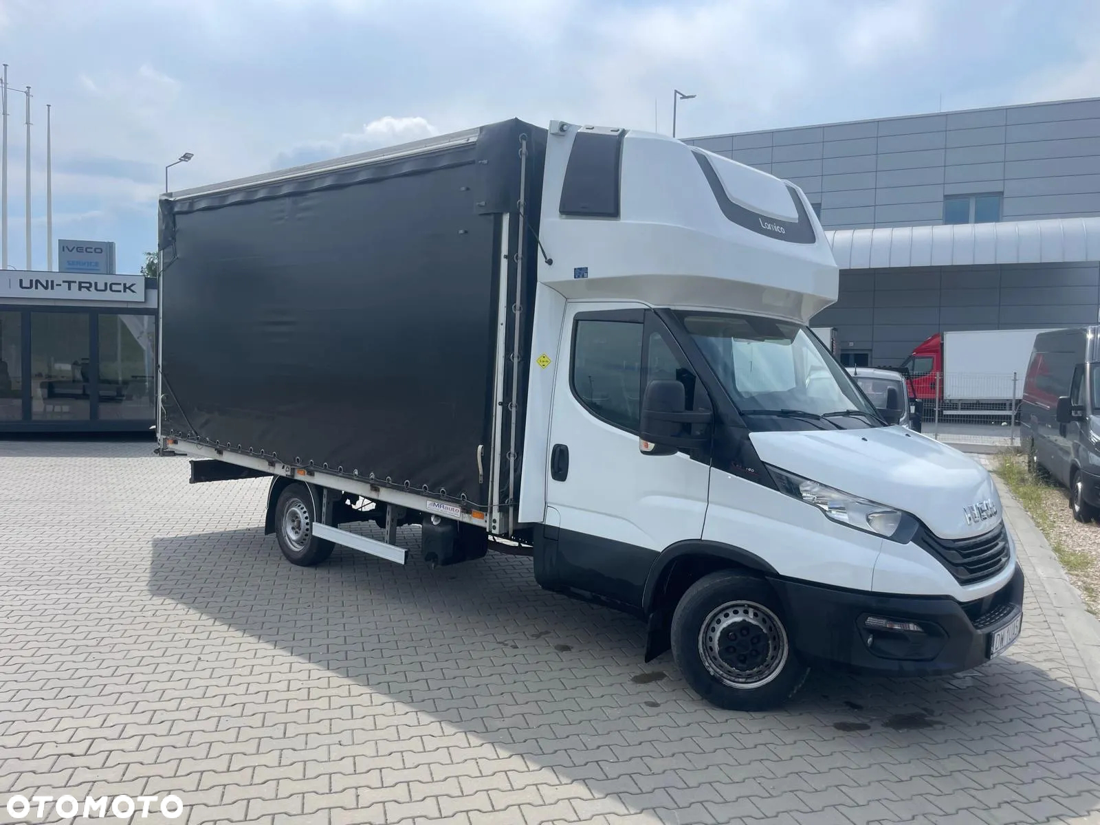 Iveco 35S18 10EP Międzynarodówka, podnoszony dach - 4