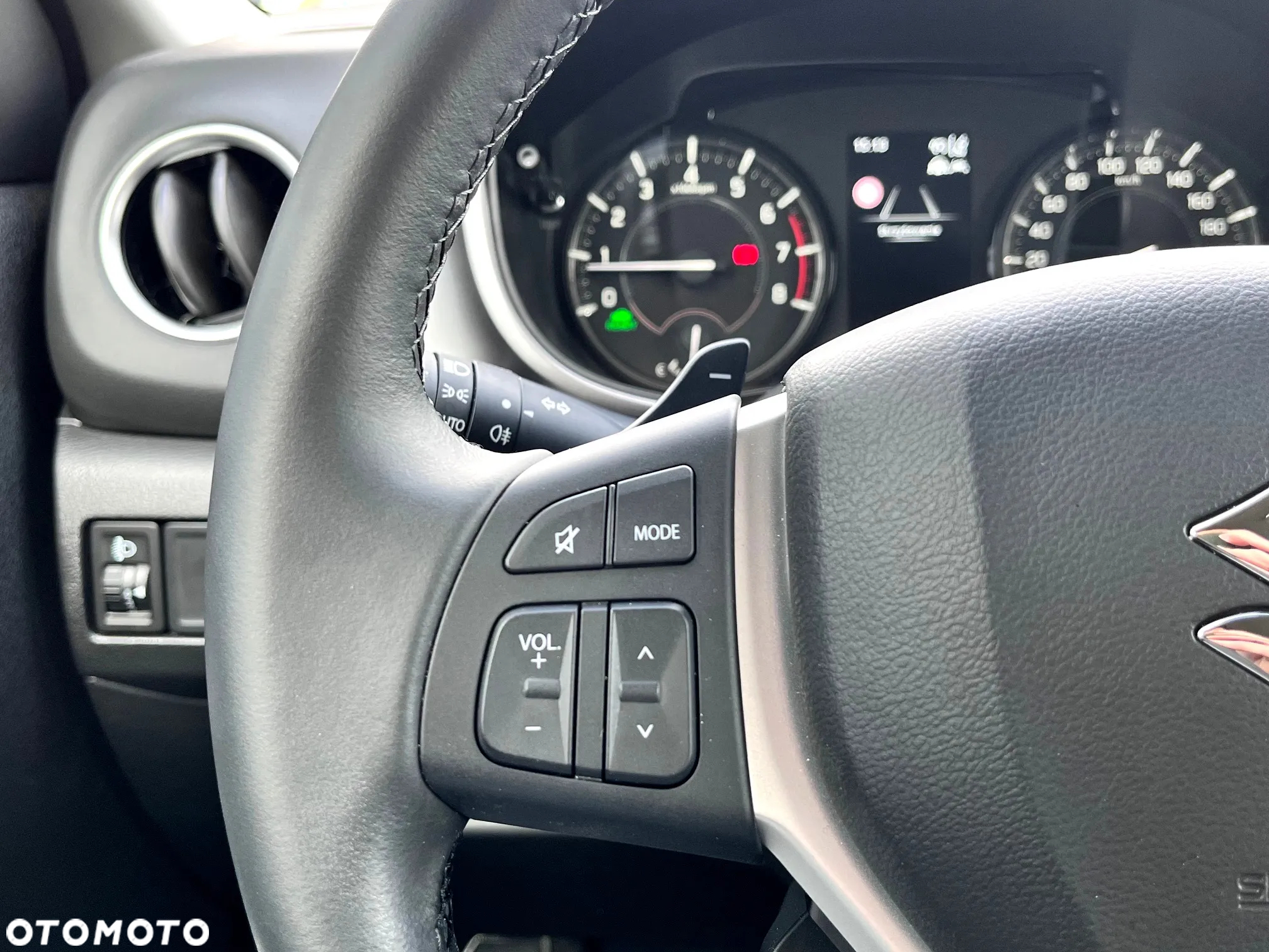 Suzuki Vitara 1.5 DualJet Hybrid Premium Plus 2WD AGS - 23