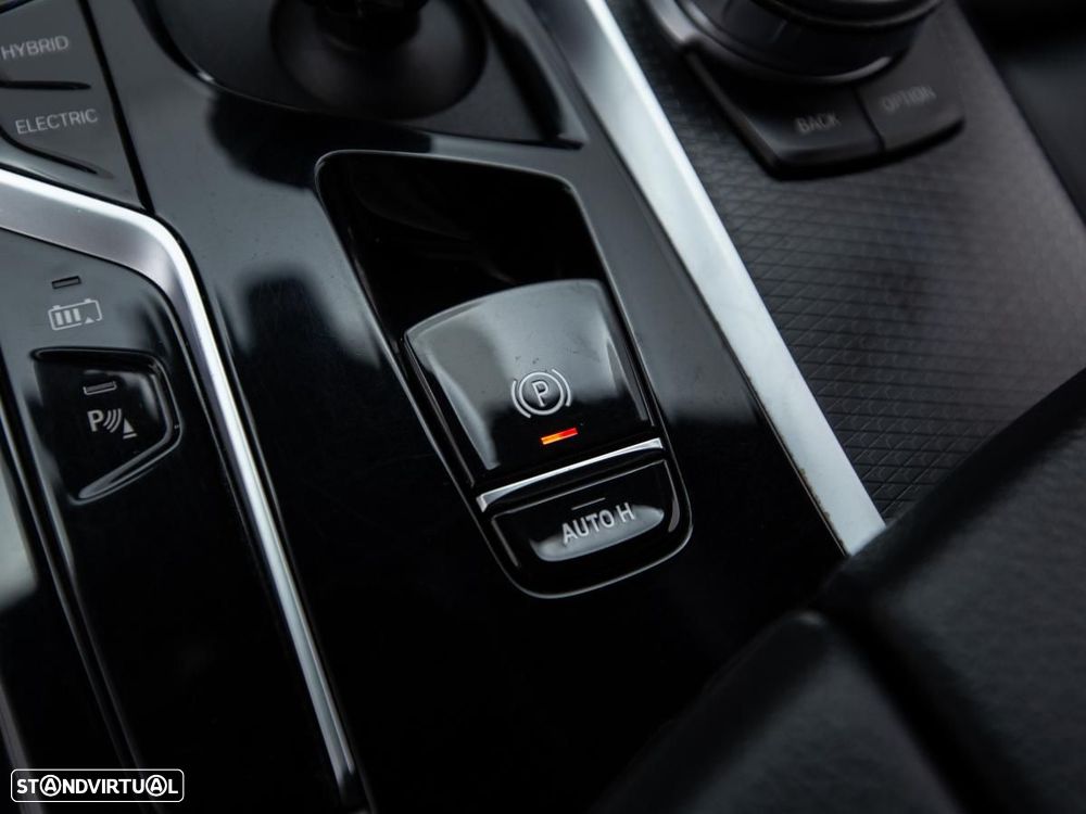 BMW 520 i Pack Desportivo M - 28