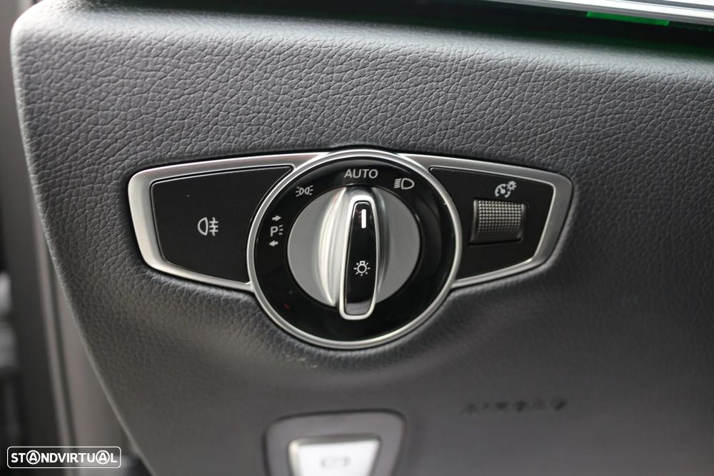 Mercedes-Benz E 300 de AMG Line - 24