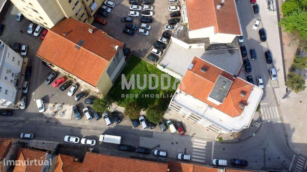Terreno Urbano com Projeto Pré-Aprovado no Centro de Oliveira de Azemé - Grande imagem: 3/7