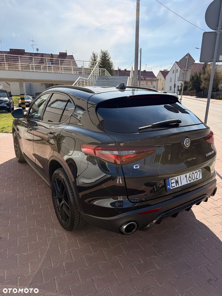 Alfa Romeo Stelvio 2.0 Turbo 16V AT8-Q4 Ti - 8