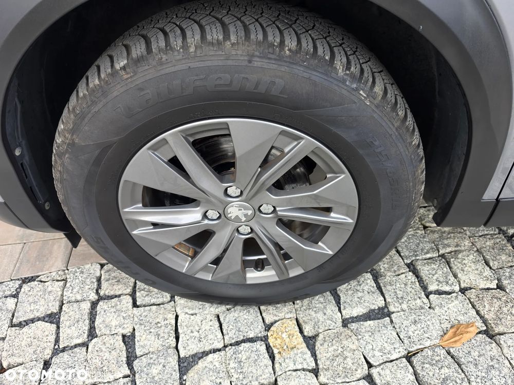 Peugeot 2008 1.2 Pure Tech Allure S&S - 29