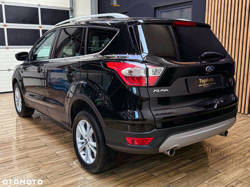 Ford Kuga 2.0 TDCi 2x4 Titanium - 10