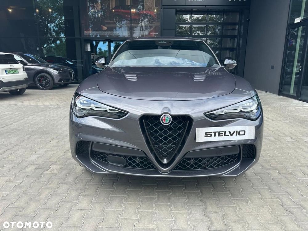 Alfa Romeo Stelvio - 4