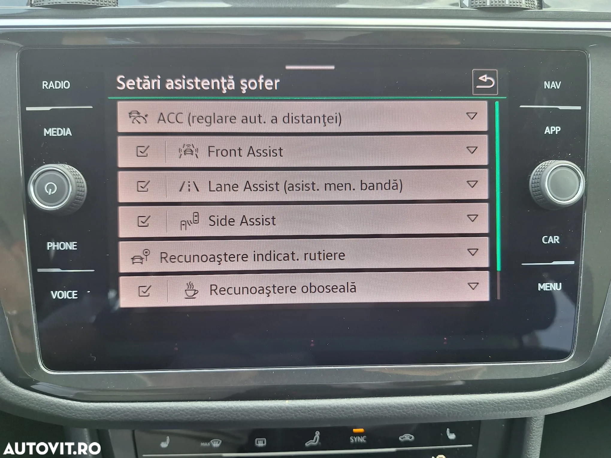 Volkswagen Tiguan 2.0 TDI SCR 4MOTION DSG Elegance - 10