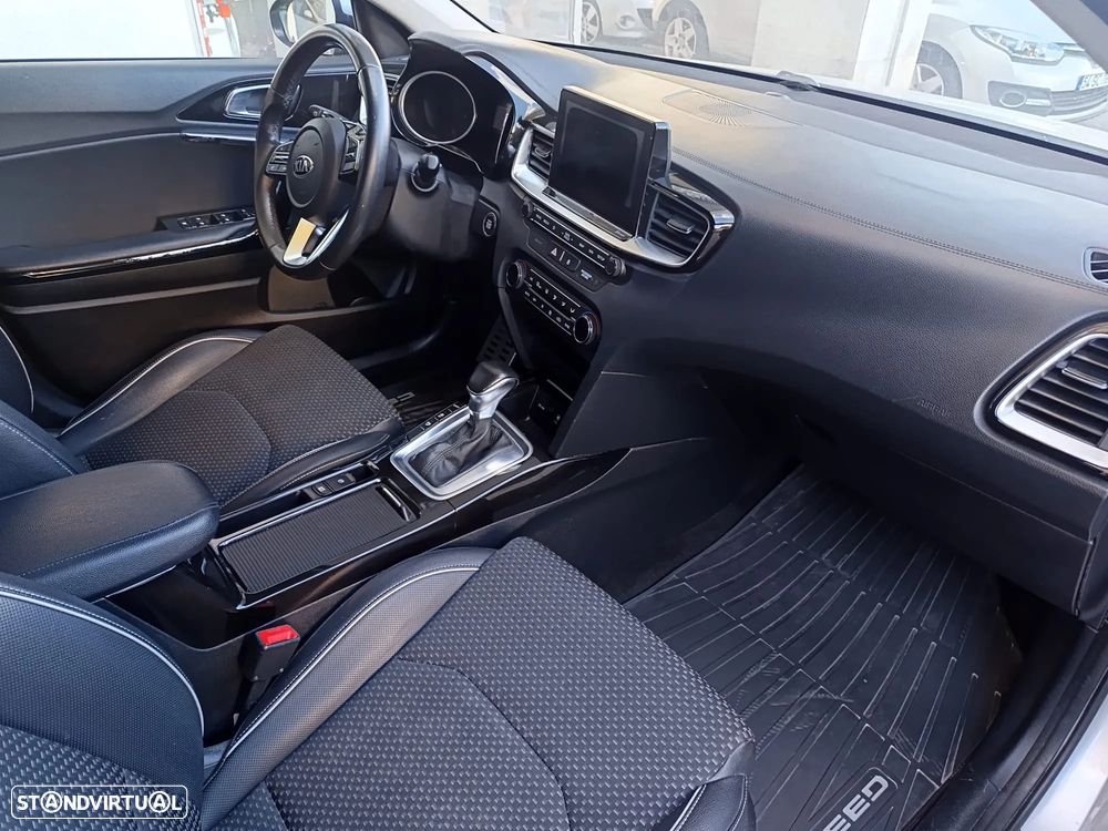 Kia Ceed SW 1.6 CRDi TX+SRF - 3