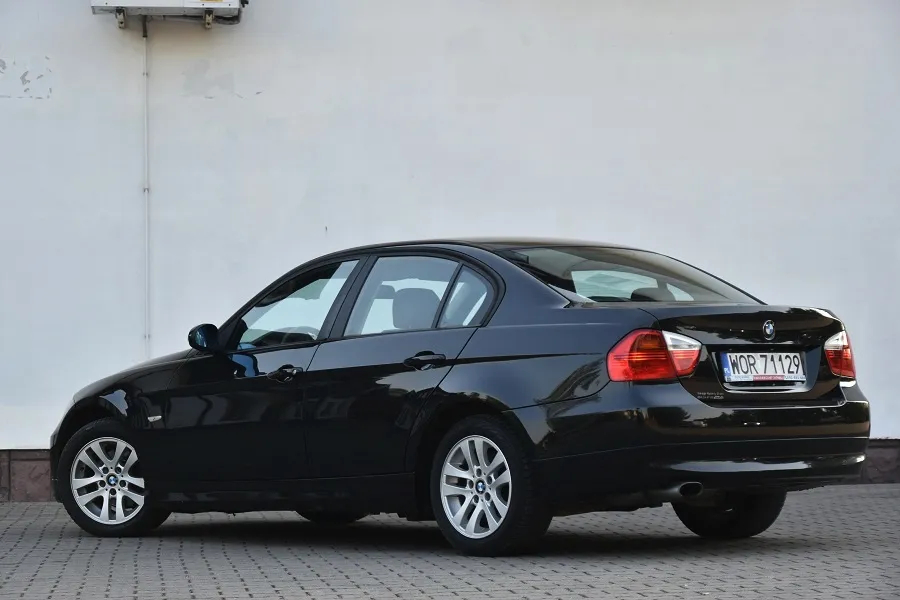 BMW Seria 3 320i - 11