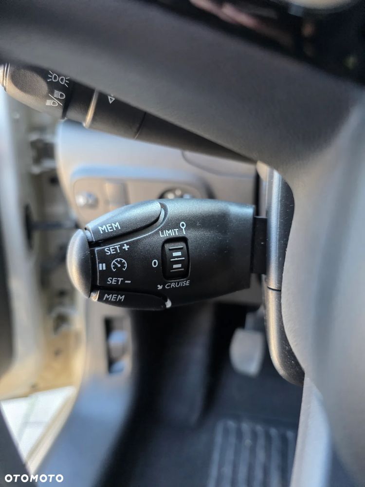 Citroën C3 1.2 PureTech Shine - 24