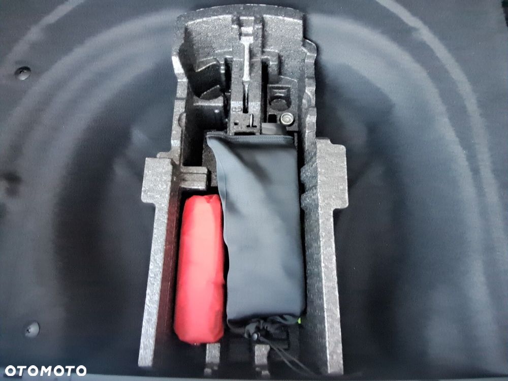 Volkswagen Passat - 38