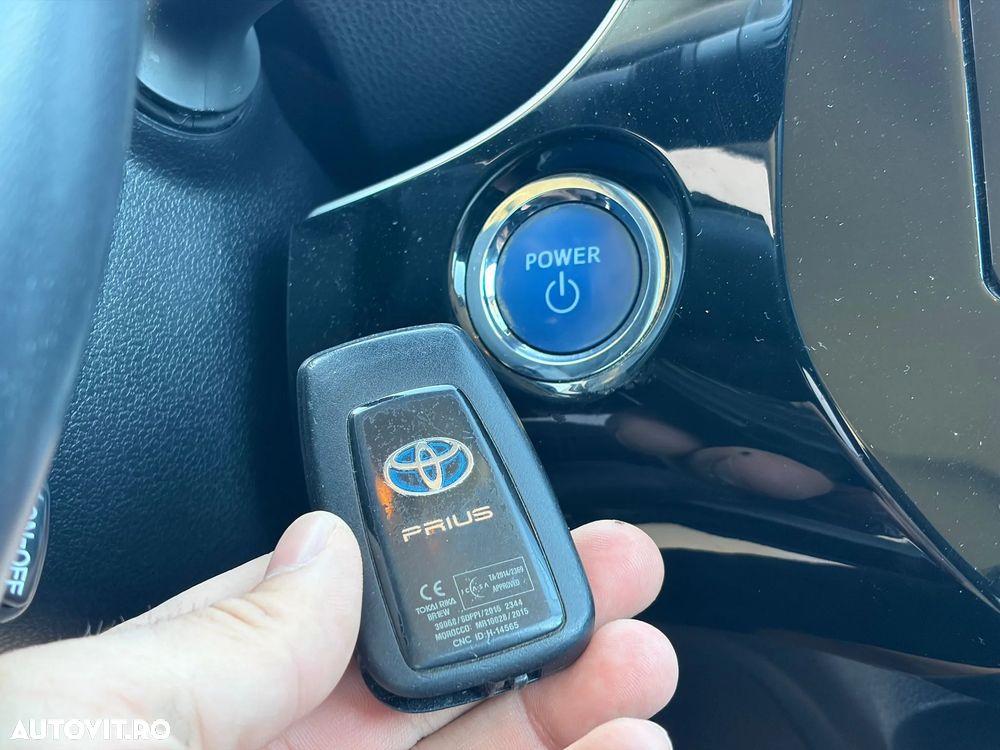 Toyota Prius (Hybrid) Executive - 9