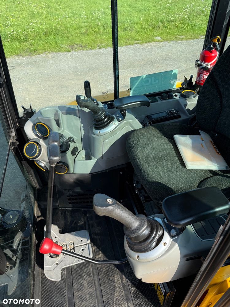 JCB 35z1 - 16