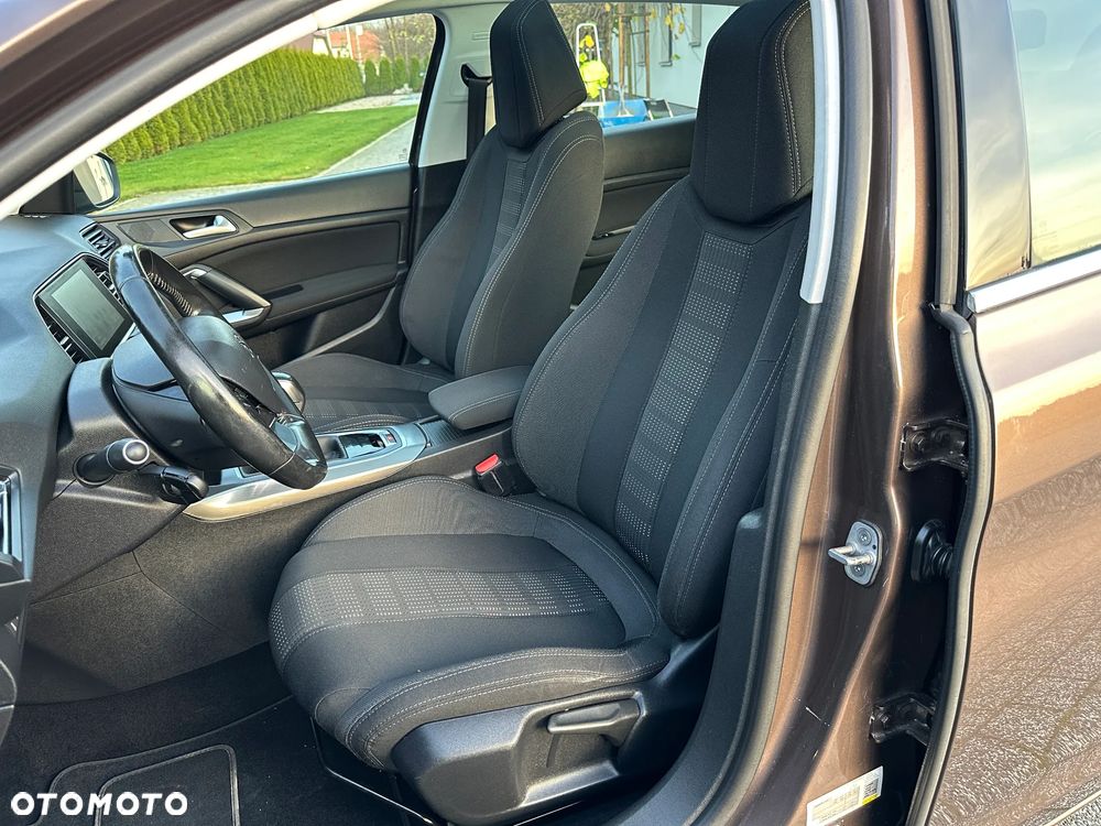 Peugeot 308 1.2 PureTech Allure S&S - 14