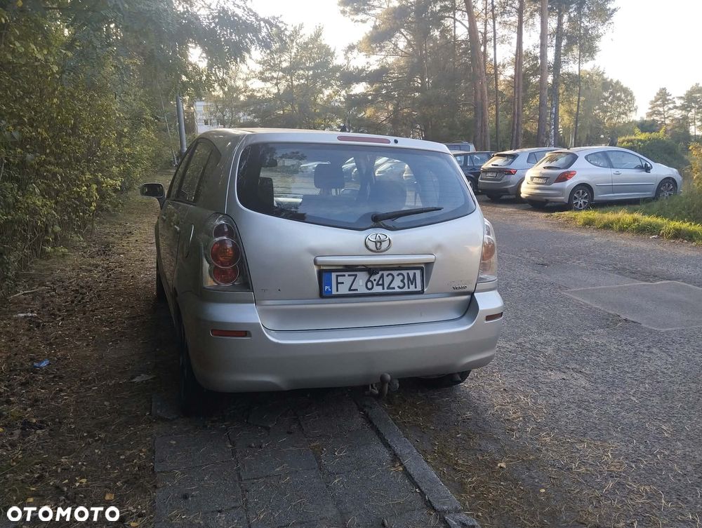 Toyota Corolla Verso - 4
