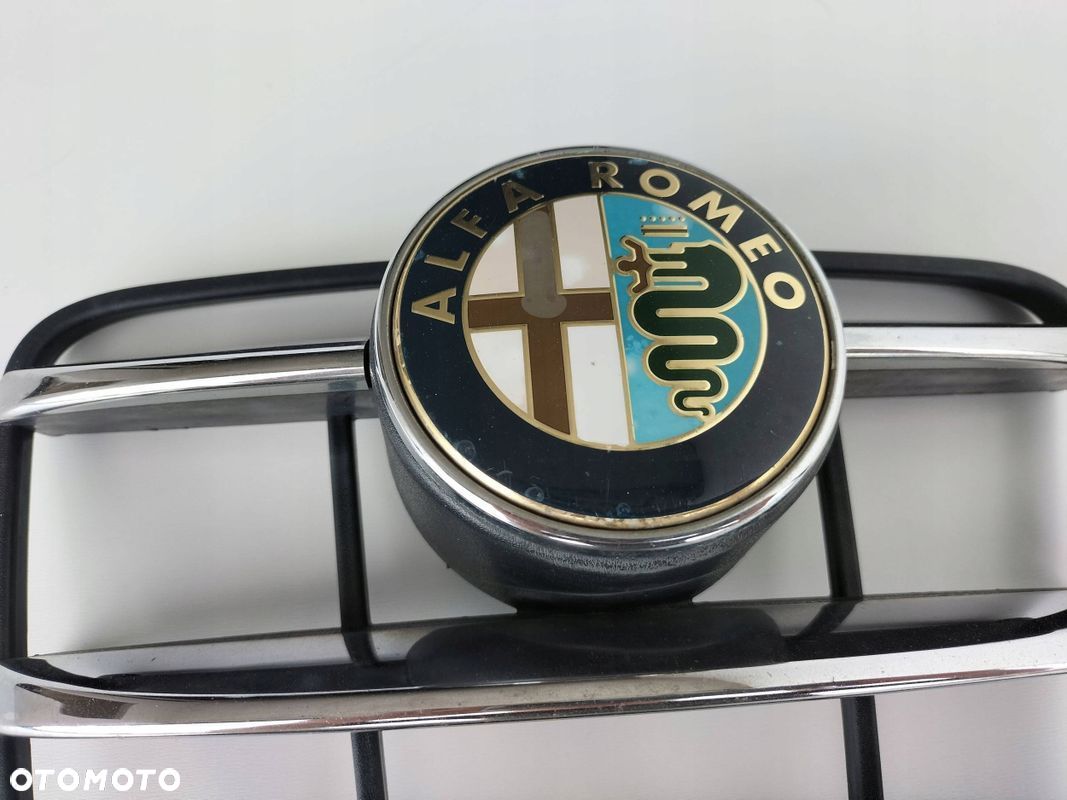 GRILL ATRAPA ZDERZAKA PRZEDNIEGO ALFA ROMEO MITO 156078532 - 1