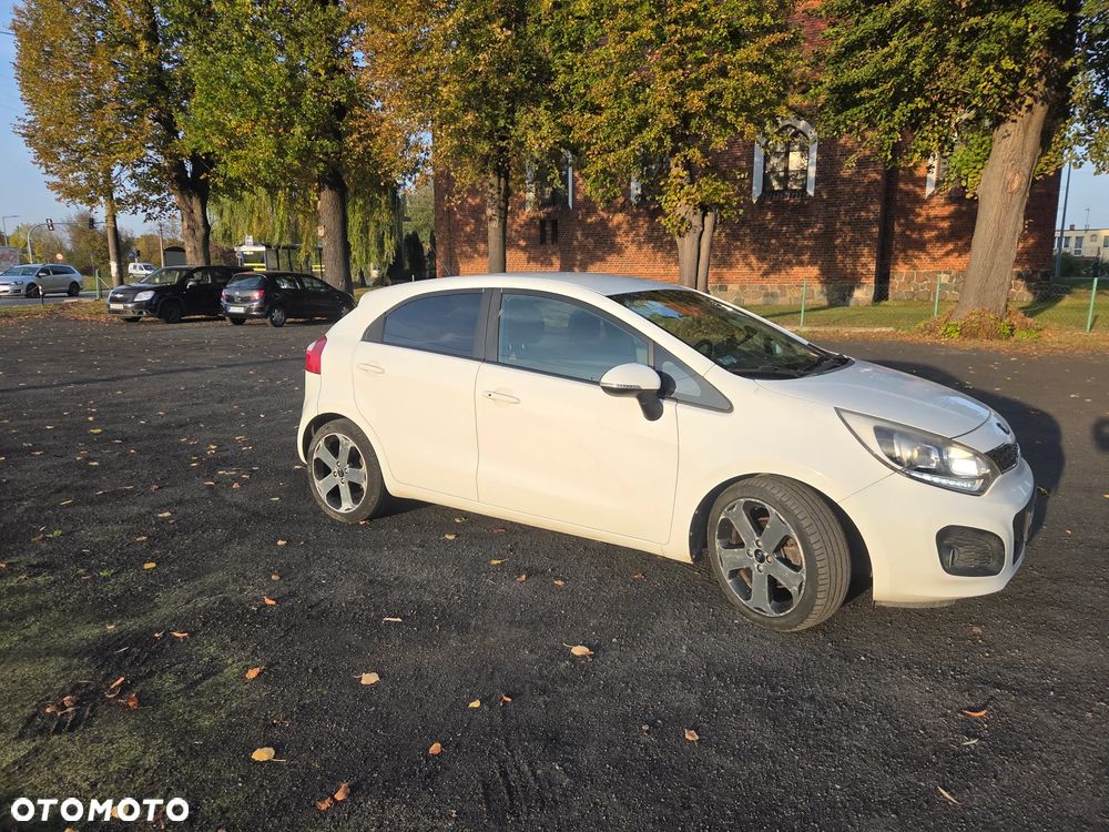 Kia Rio 2012 photo 2