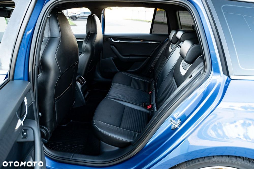 Skoda Octavia 2.0 TSI RS DSG - 24