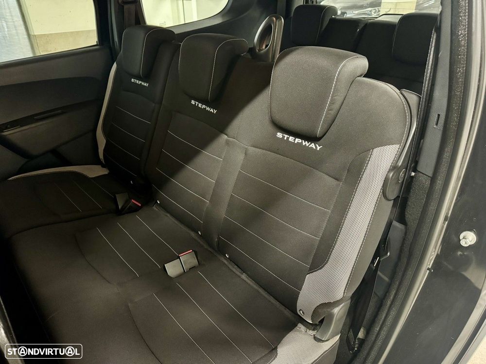 Dacia Lodgy 1.5 Blue dCi Stepway 7L - 32