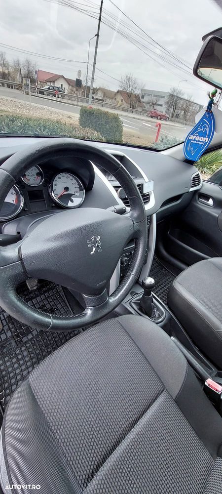 Peugeot 207 1.4 E Active - 10