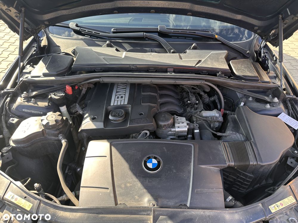 BMW Seria 3 320i - 30