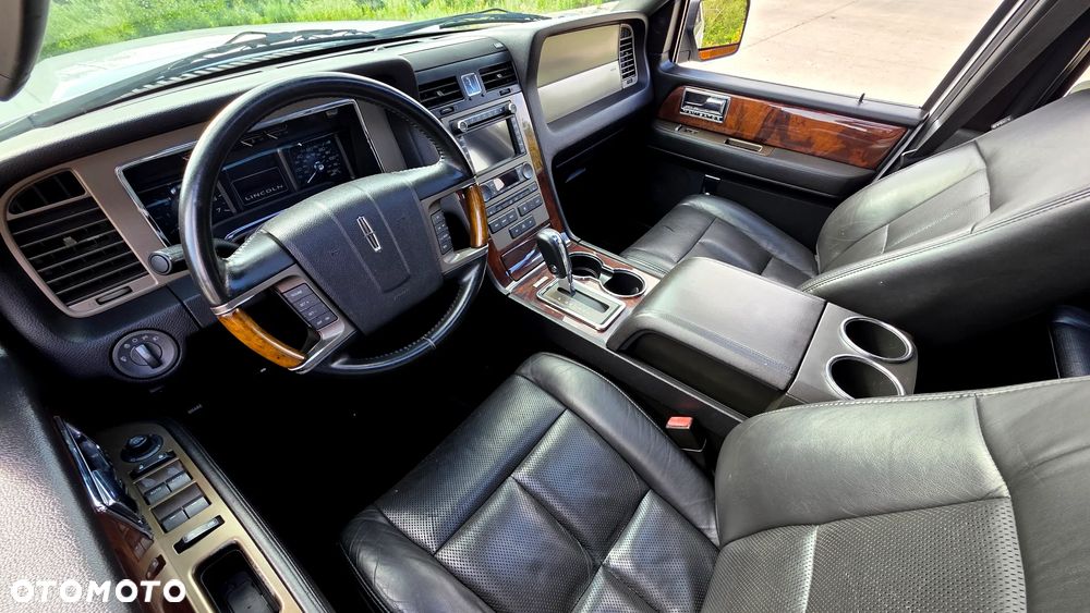Lincoln Navigator 5.4 4WD Luxury - 26