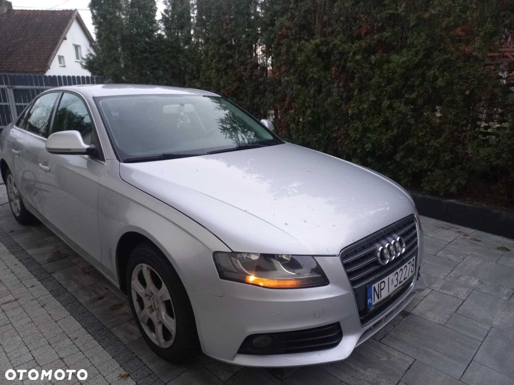 Audi A4 Limousine - 4