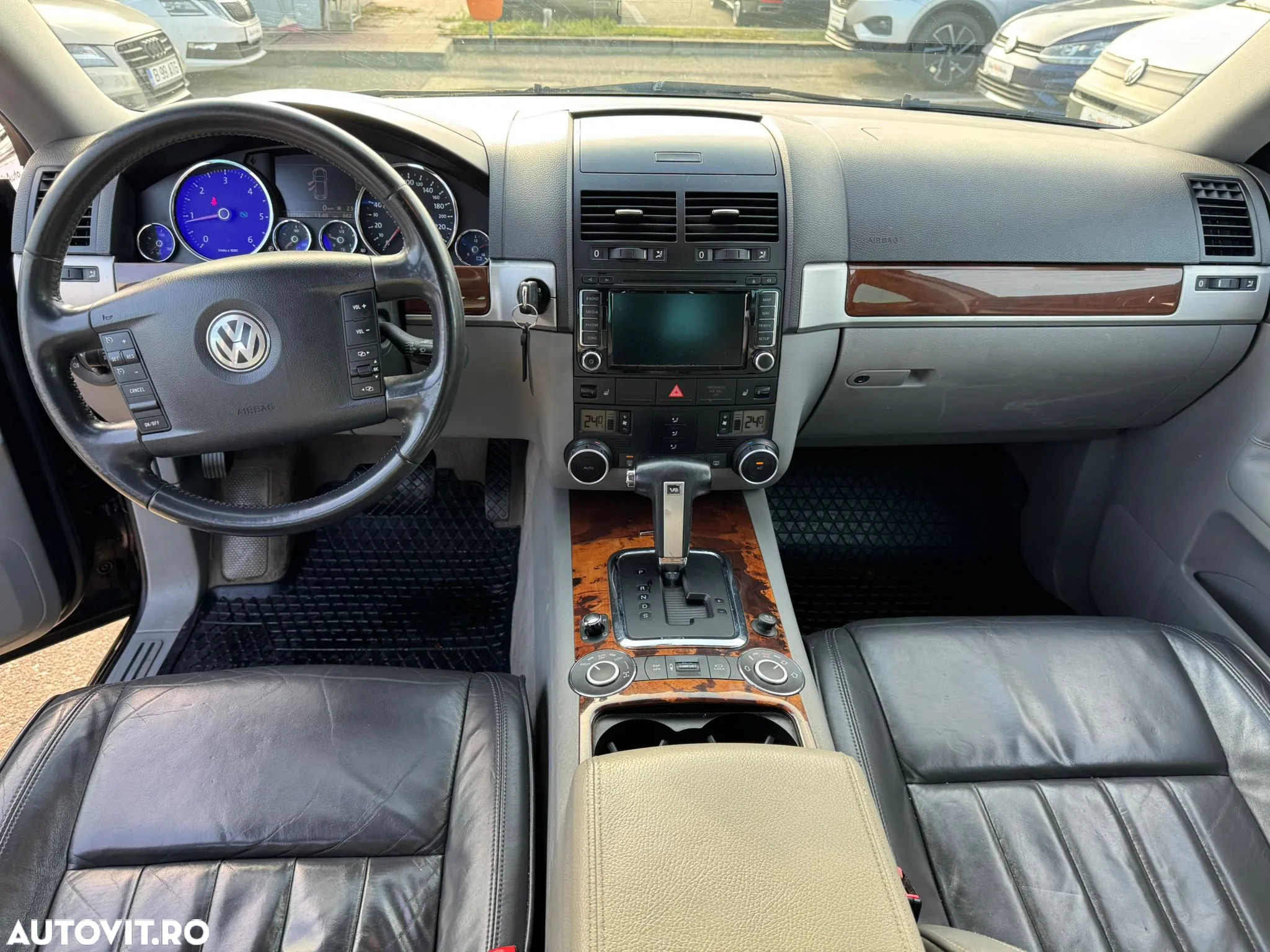 Volkswagen Touareg - 13