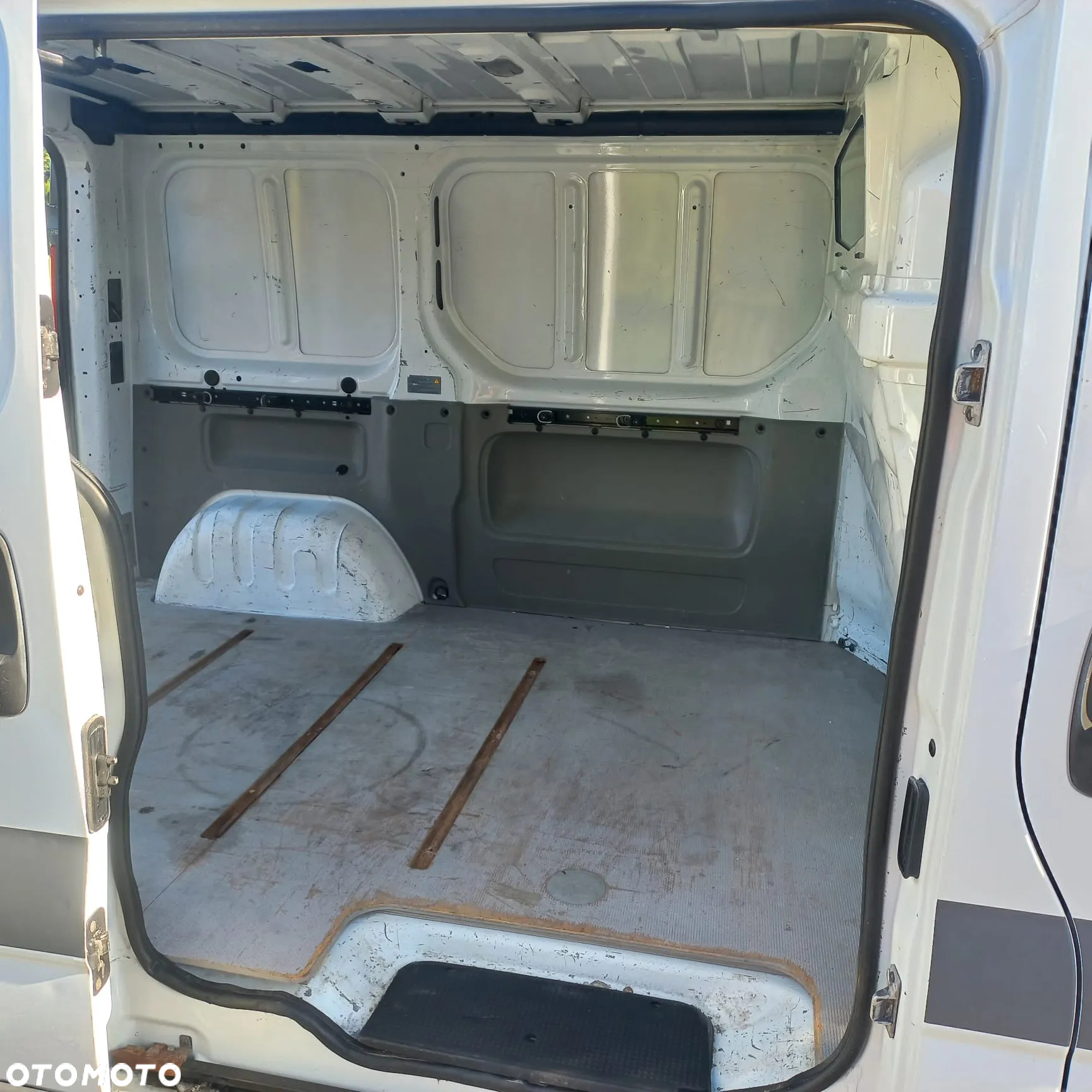Renault TRAFIC - 8